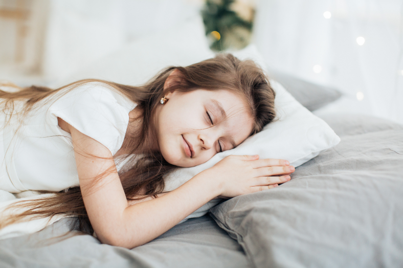 眠る少女